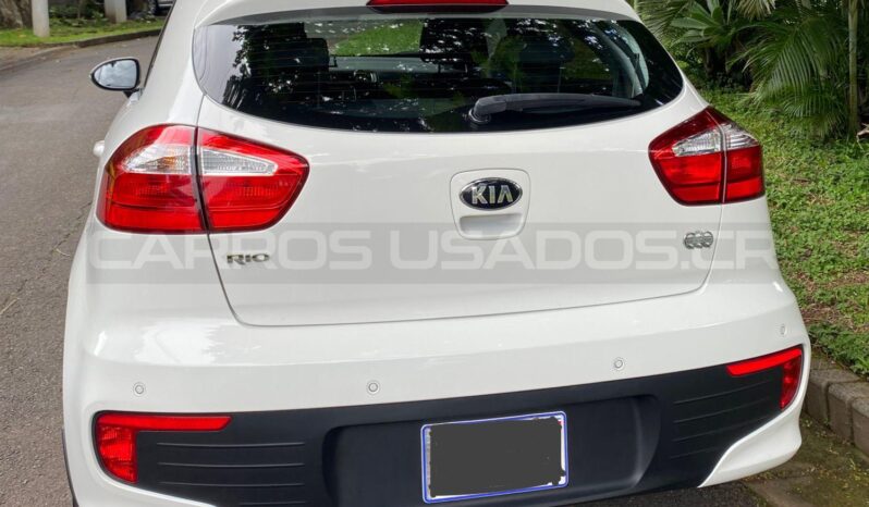 Excelente Kia Hatchback 2018 lleno