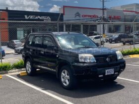 Excelente Nissan X-Trail 2011