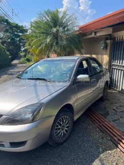 Muy Bueno Mitsubishi Lancer GLX 2011 lleno