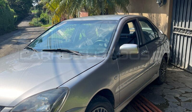 Muy Bueno Mitsubishi Lancer GLX 2011 lleno