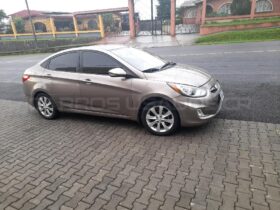 Bueno Hyundai Accent Blue 2012