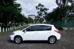 Impecable Nissan Tiida 2012 lleno