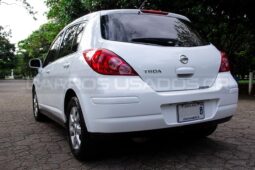 Impecable Nissan Tiida 2012 lleno