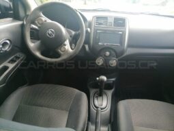 Muy Bueno Nissan Versa 2013 lleno