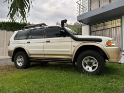 Excelente 2008 Mitsubishi Montero Sport lleno