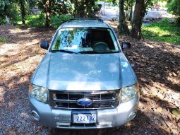 Excelente 2008 Ford Escape lleno