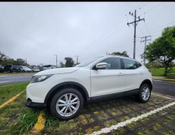 Excelente 2016 Nissan Qashqai lleno