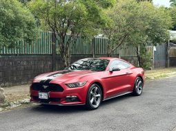 Excelente 2015 Ford Mustang lleno