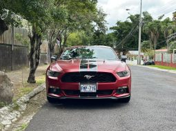 Excelente 2015 Ford Mustang lleno