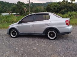 Excelente 2000 Toyota Echo lleno