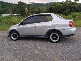 Excelente 2000 Toyota Echo