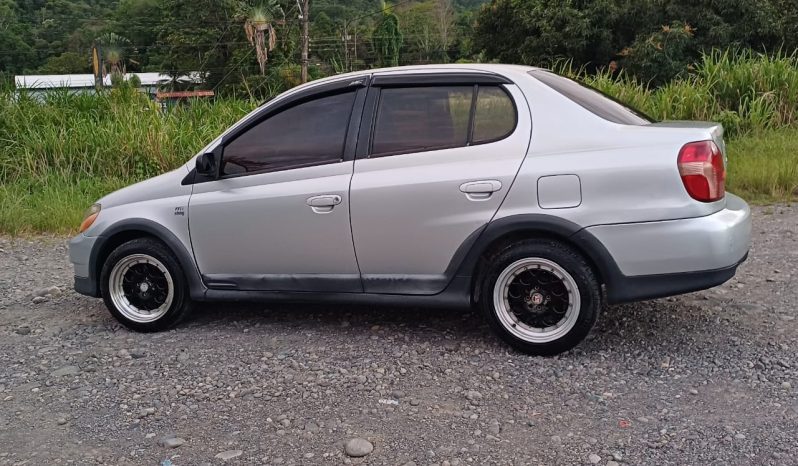 Excelente 2000 Toyota Echo lleno