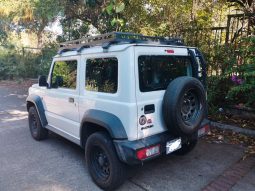 Excelente 2019 Suzuki Jimny lleno