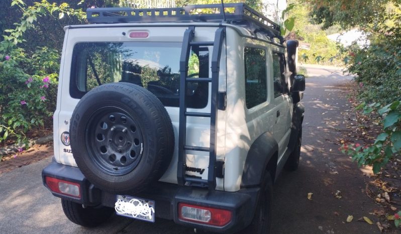 Excelente 2019 Suzuki Jimny lleno