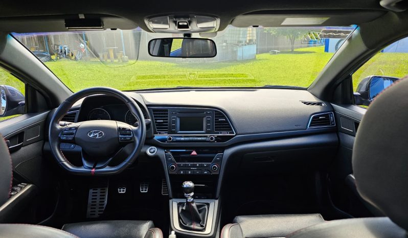 Excelente 2017 Hyundai Elantra lleno