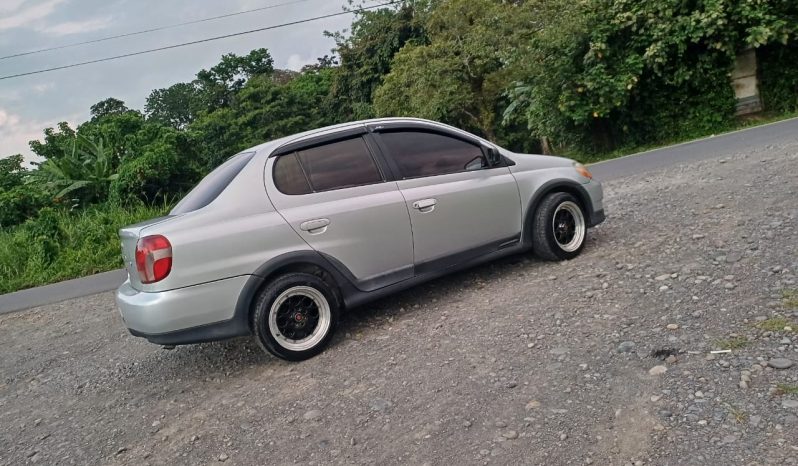 Excelente 2000 Toyota Echo lleno