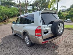 Excelente 2006 Mitsubishi Montero lleno