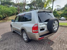 Excelente 2006 Mitsubishi Montero