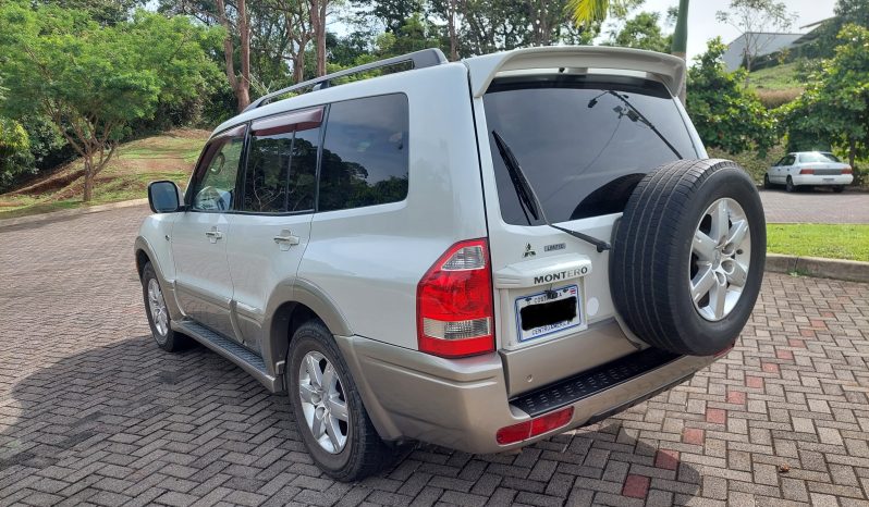 Excelente 2006 Mitsubishi Montero lleno