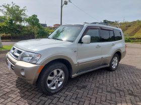 Excelente 2006 Mitsubishi Montero