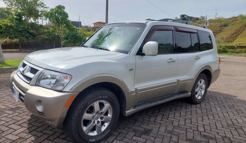 Excelente 2006 Mitsubishi Montero lleno