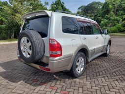 Excelente 2006 Mitsubishi Montero lleno