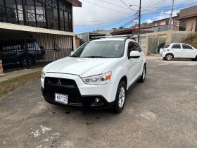 Excelente 2011 Mitsubishi Outlander