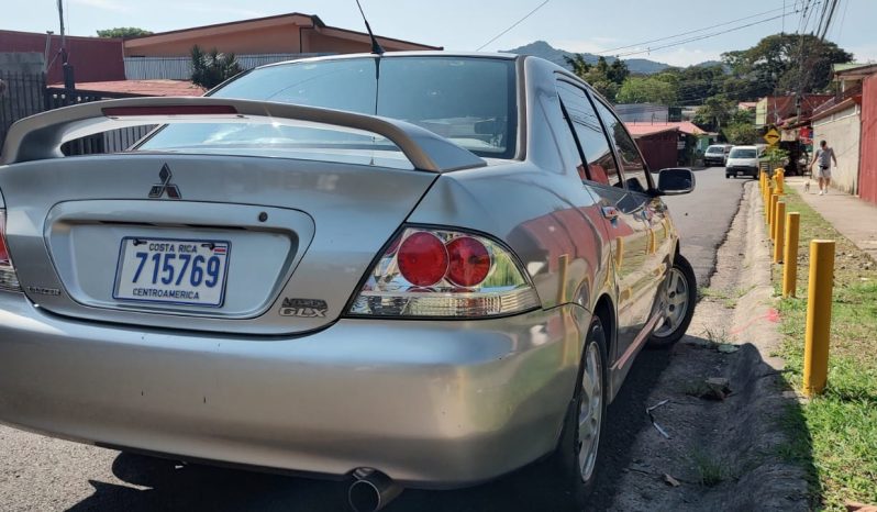 Excelente 2008 Mitsubishi Montero lleno