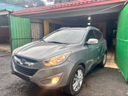 Excelente 2011 Hyundai Tucson lleno