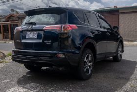 Excelente 2018 Toyota RAV4