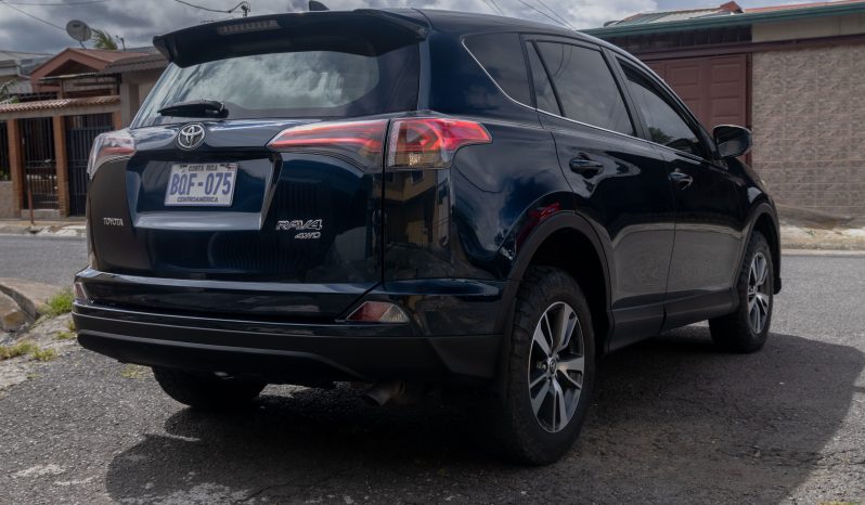 Excelente 2018 Toyota RAV4 lleno