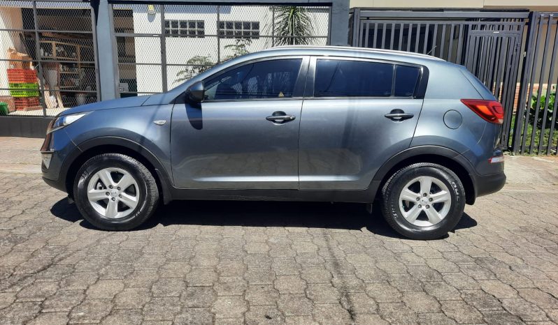 Excelente 2015 Kia Sportage lleno